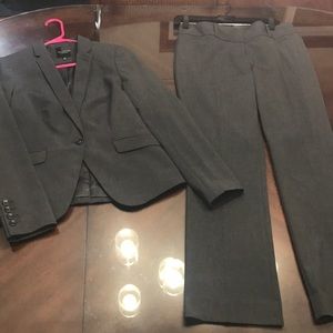 Women’s Limited Business Suit!